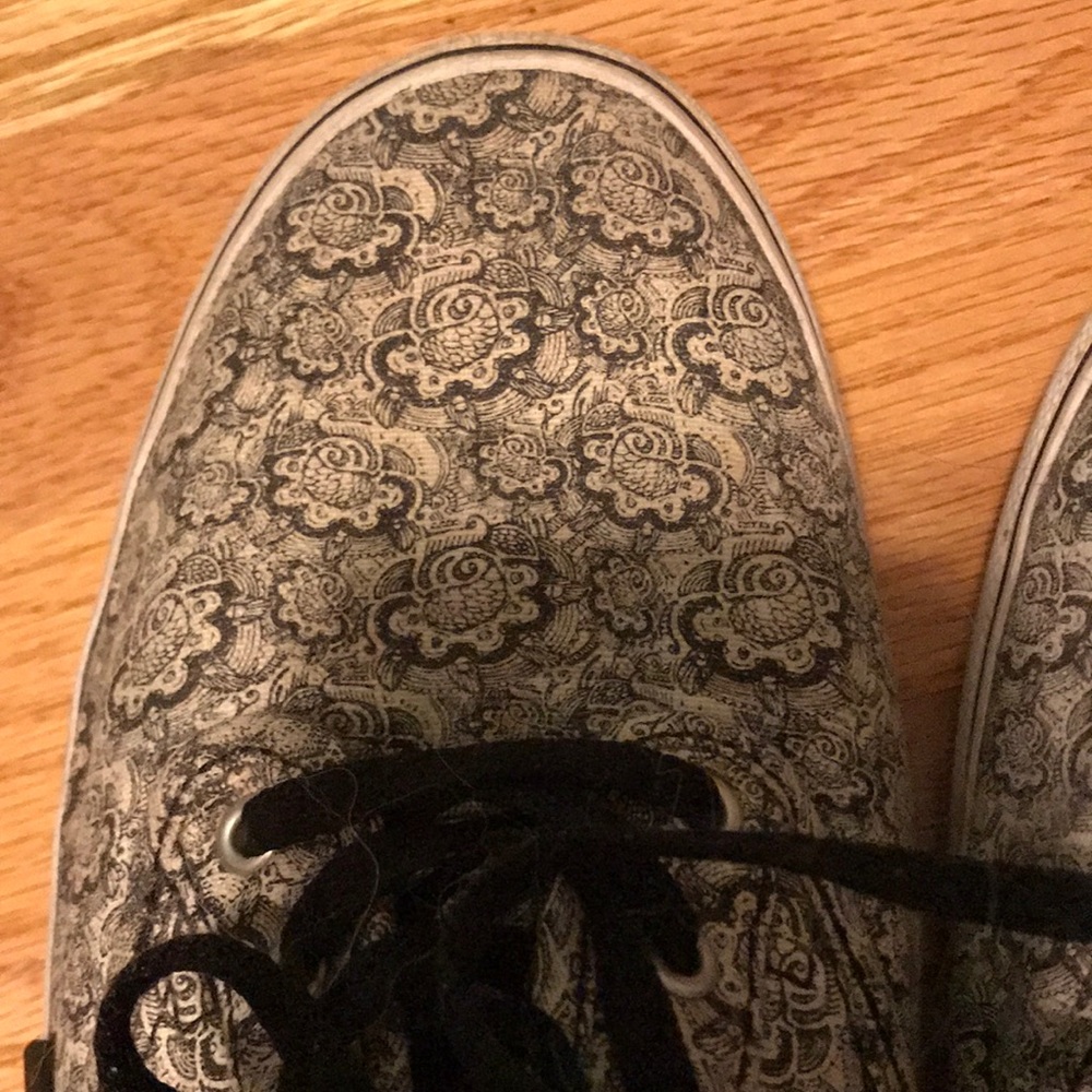 Henna Vans - Picture 4 of 7